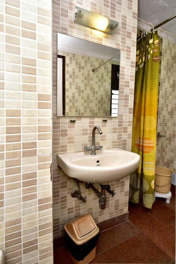 2Bhk Comfortable Furnished Serviced Apartments In Hauz Khas - Woodpecker Apartments New Delhi Exterior foto