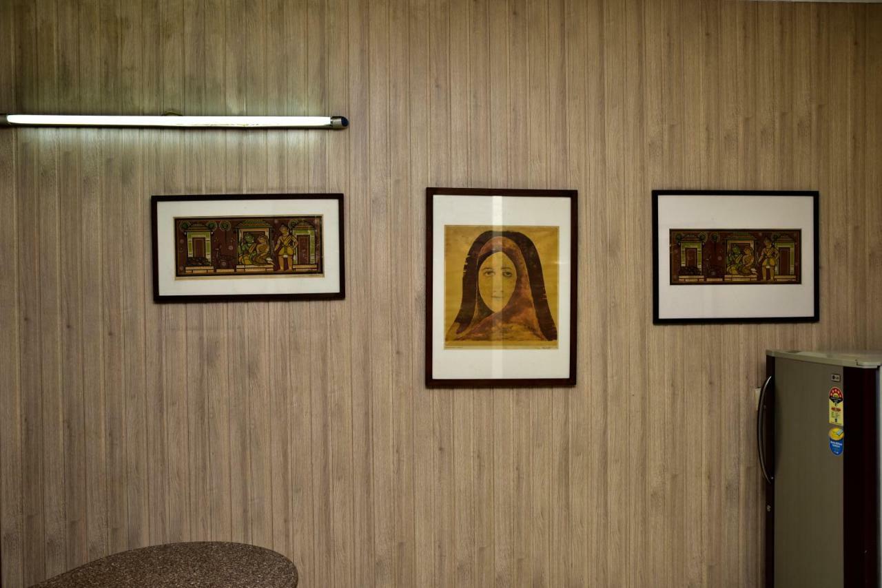 2Bhk Comfortable Furnished Serviced Apartments In Hauz Khas - Woodpecker Apartments New Delhi Exterior foto